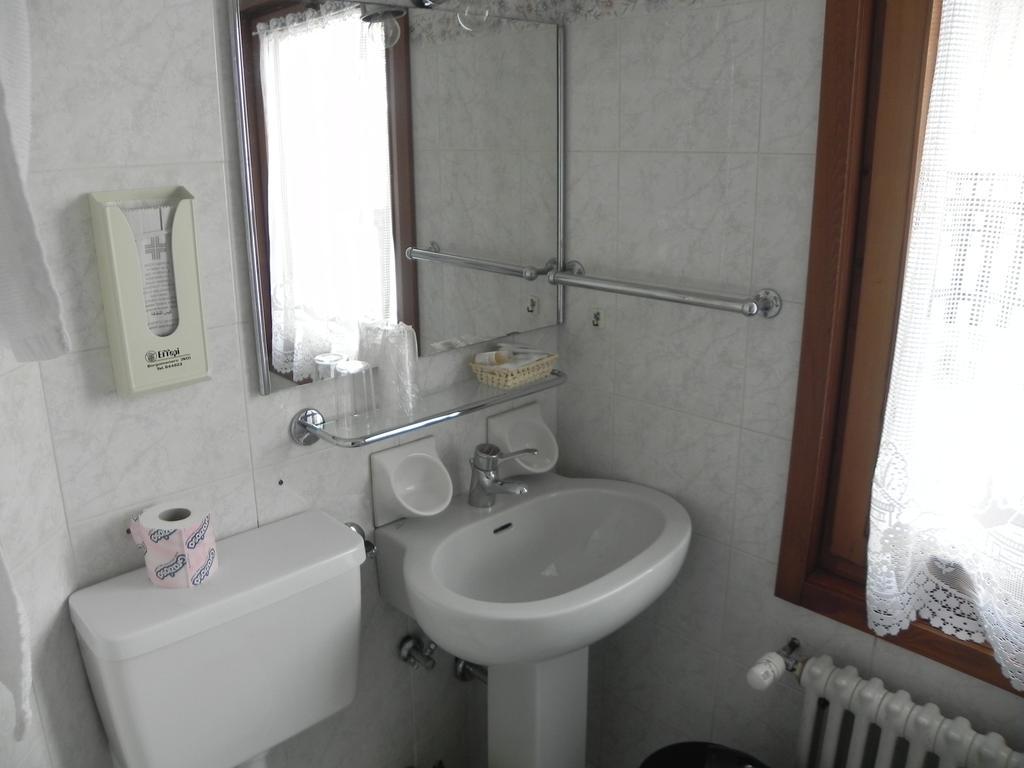 Hotel Nuovo Pecetto 马库尼亚加 客房 照片